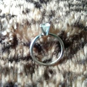 BEAUTIFUL DOMINIQUE SOLITAIRE IN SILVER